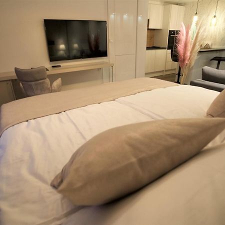 Apartman My Story โอซีเยก ภายนอก รูปภาพ