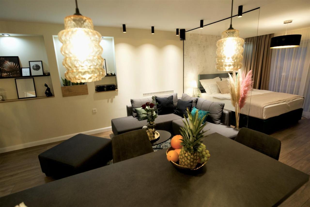 Apartman My Story โอซีเยก ภายนอก รูปภาพ