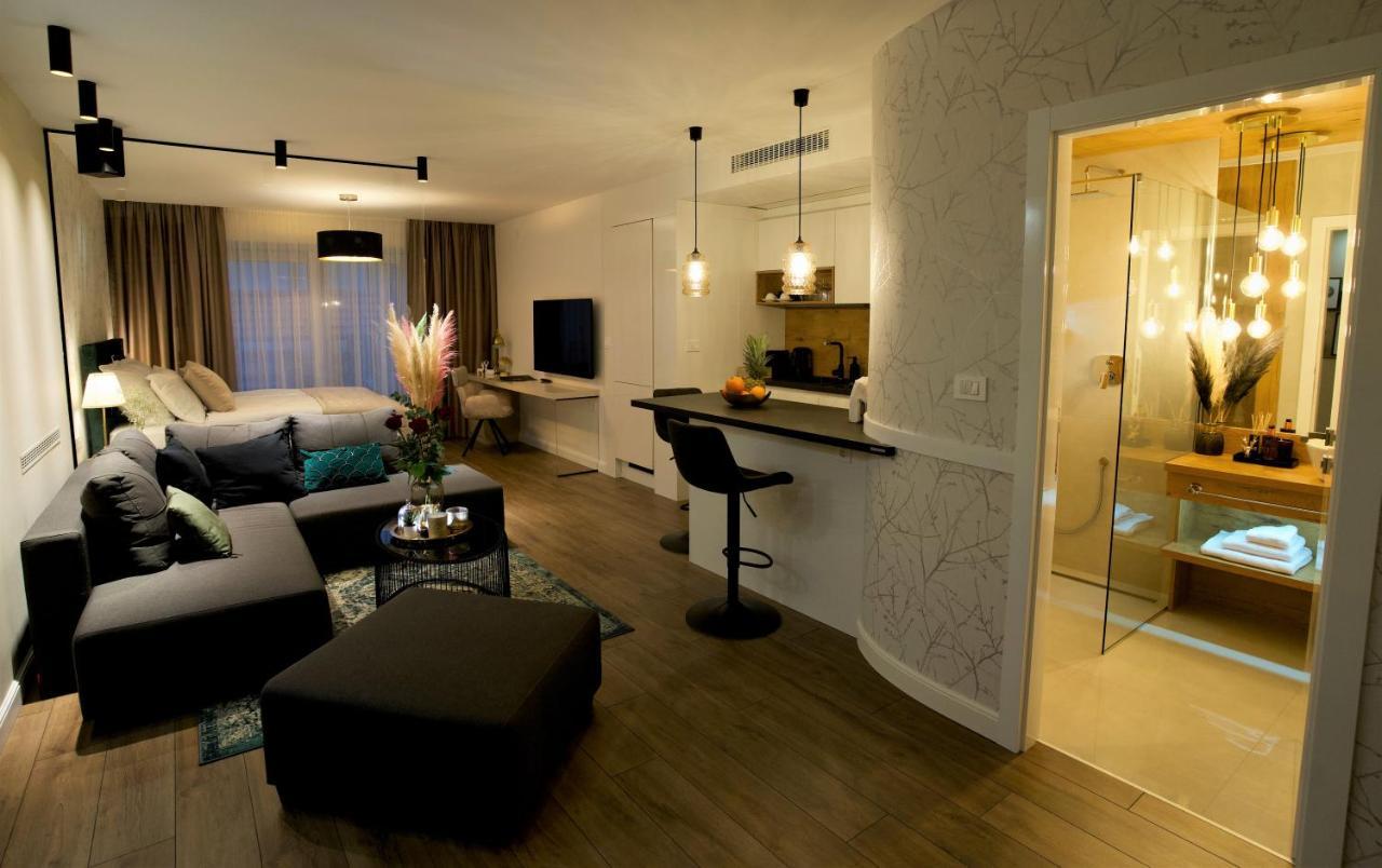Apartman My Story โอซีเยก ภายนอก รูปภาพ