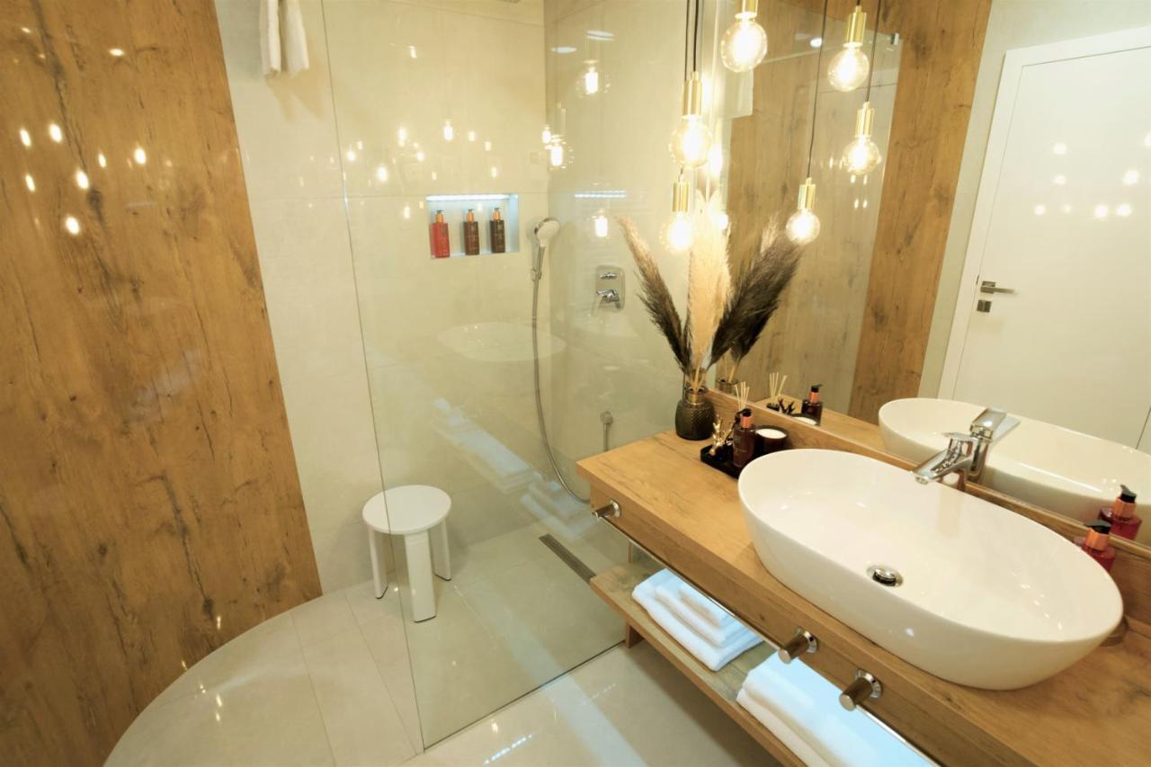 Apartman My Story โอซีเยก ภายนอก รูปภาพ